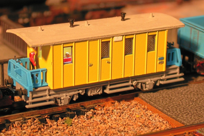 113 enNTrans Bauzug Mannschaftswagen.JPG - Mannschaftswagen in den Farben der Spedition enNTrans